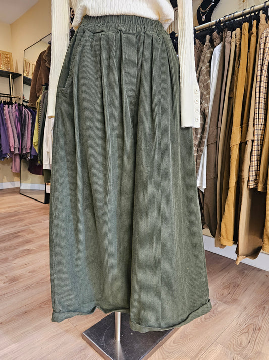 Pantalon magique 2 en velours cotelé kaki Johanna Paris