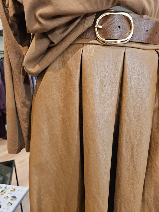 Jupe en simili cuir camel Johanna Paris