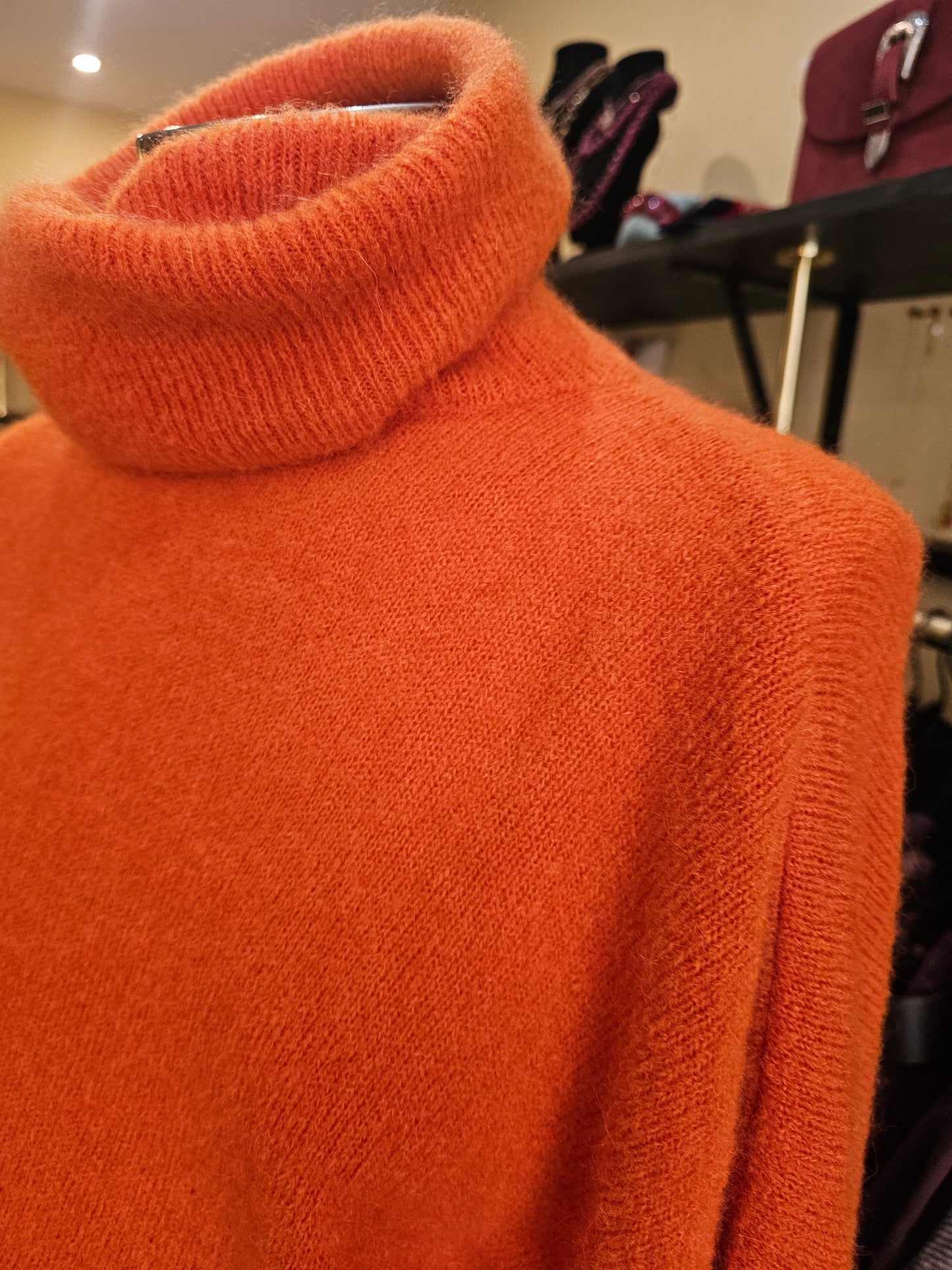 Pull col roulé orange Johanna Paris