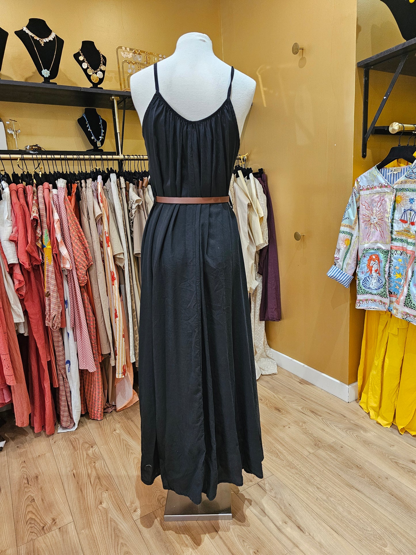 Robe noire johanna paris