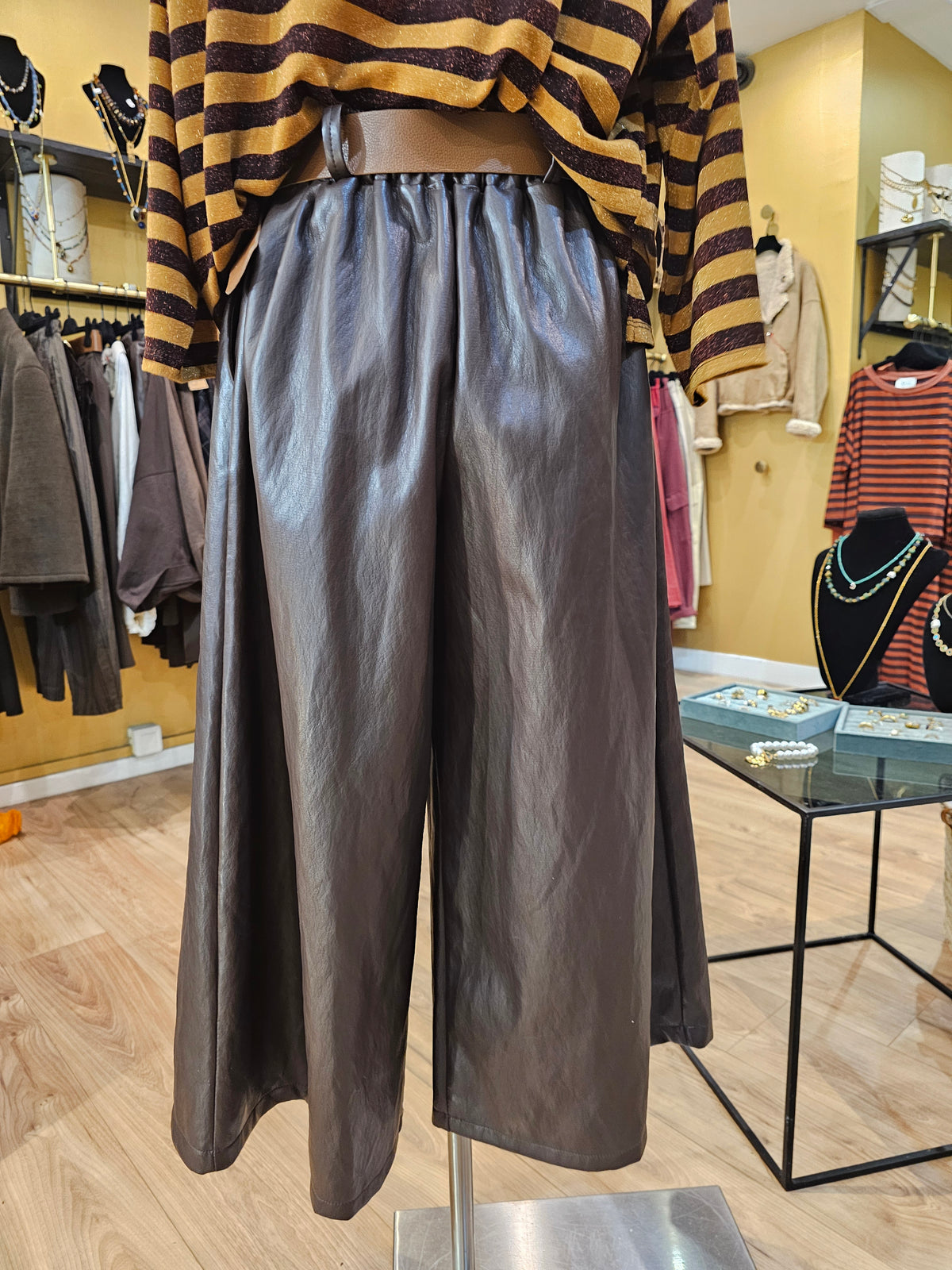 Pantalon en simili cuir Johanna Paris