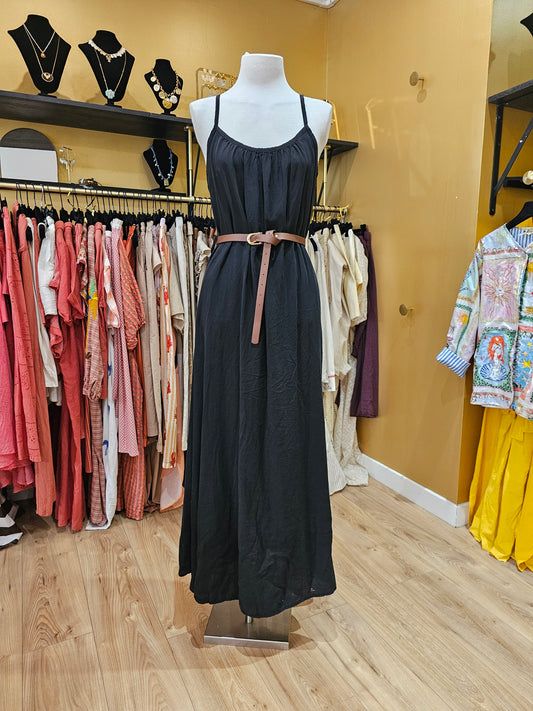 Robe noire johanna paris