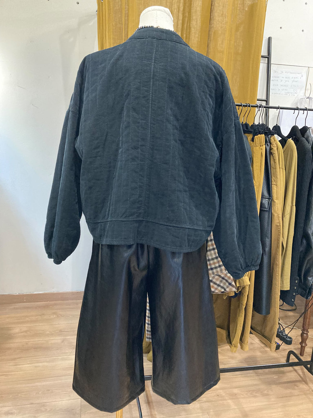 Blouson en velours milleraie noir Johanna Paris