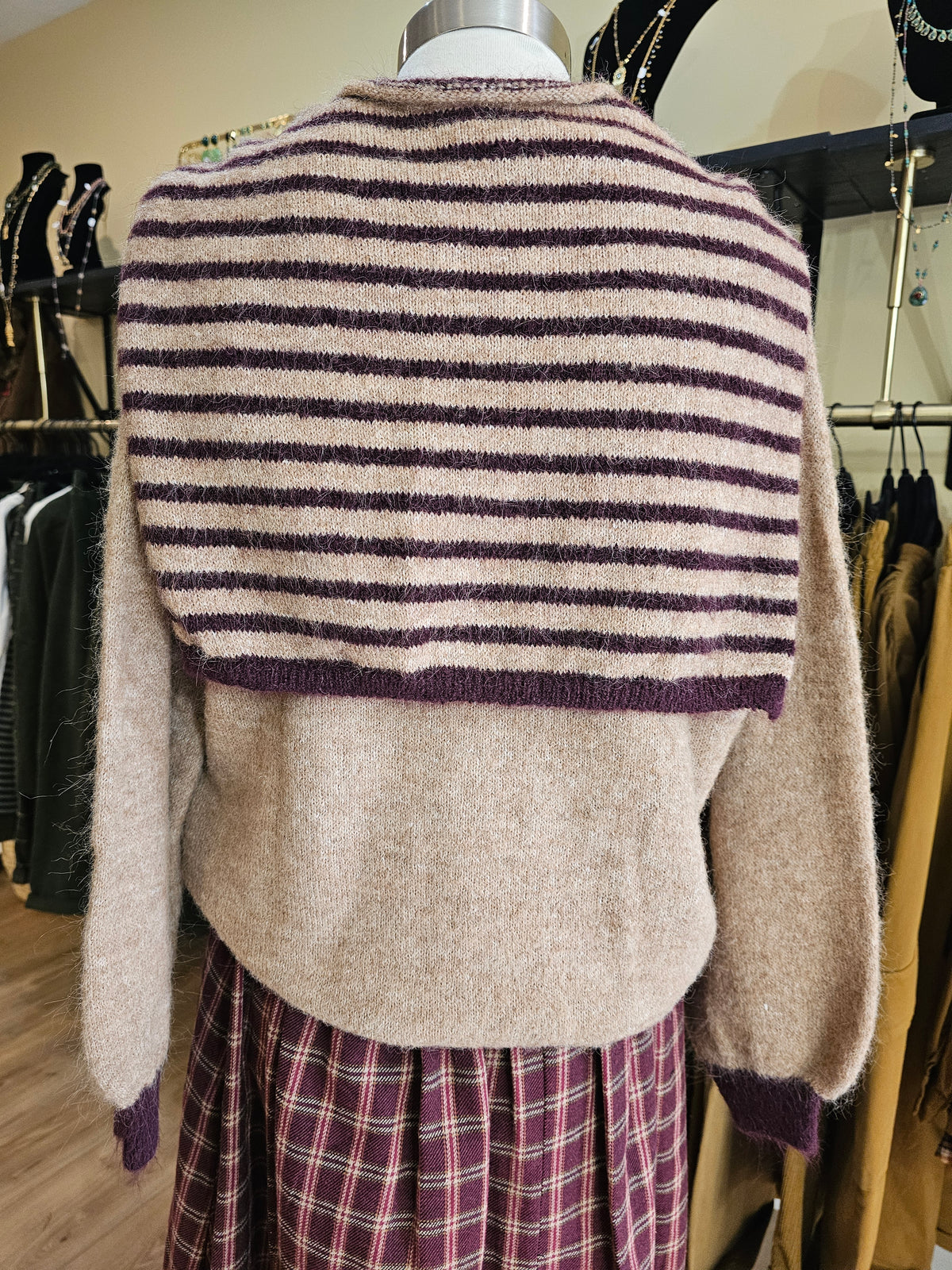 Pull echarpe amovible camel et prune Johanna Paris