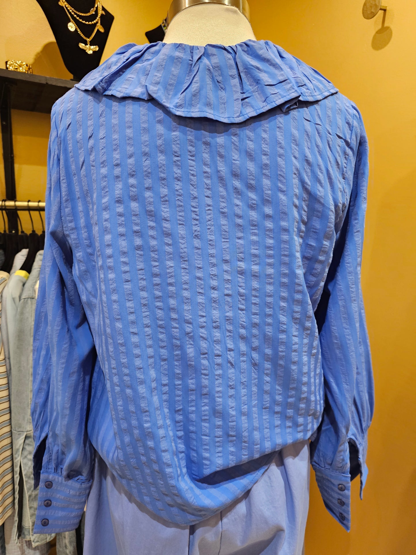 Chemise rayée ton sur ton