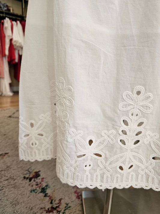 Jupe blanche en broderie anglaise