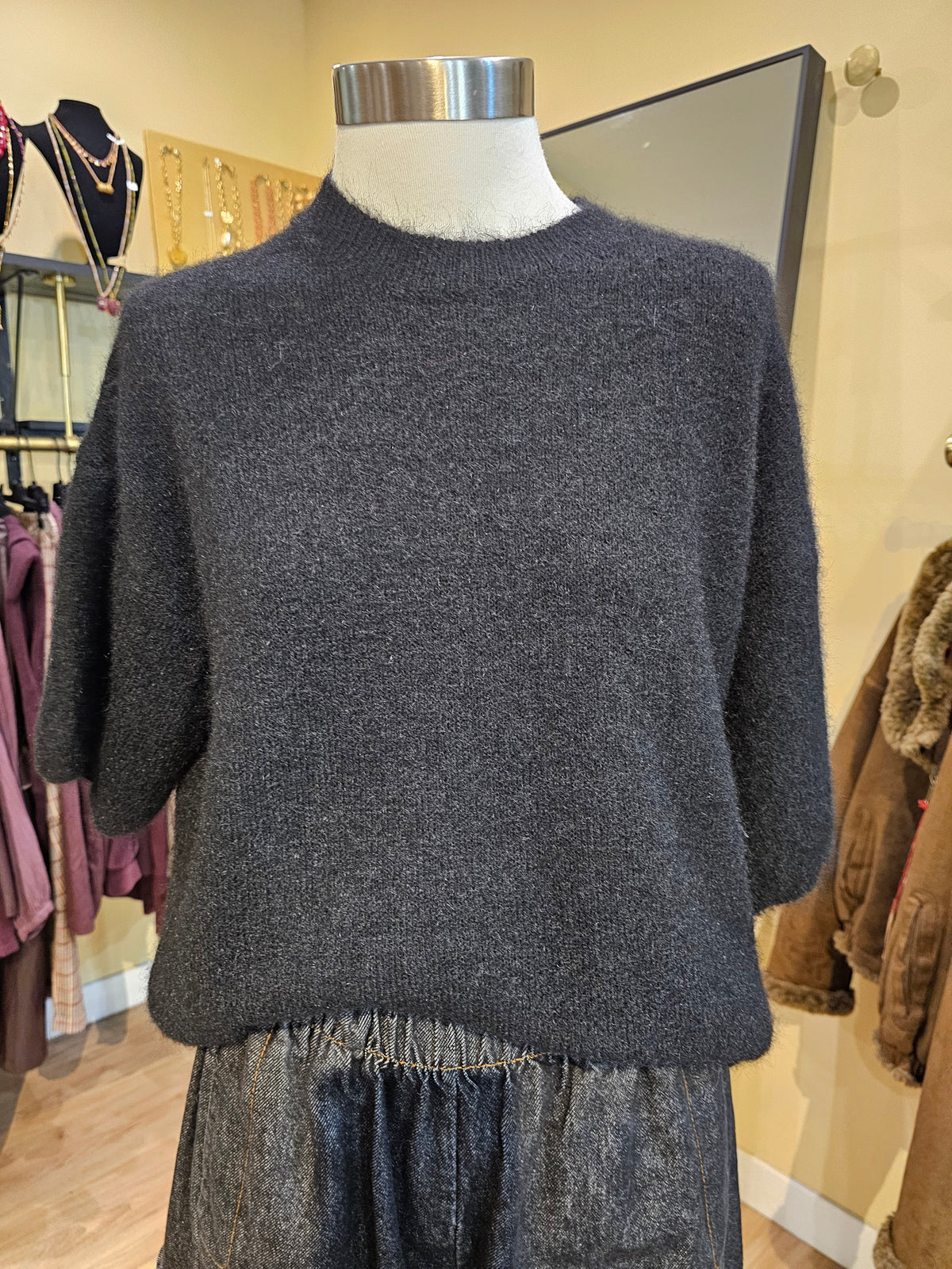 Pull noir echarpe amovible Johanna Paris