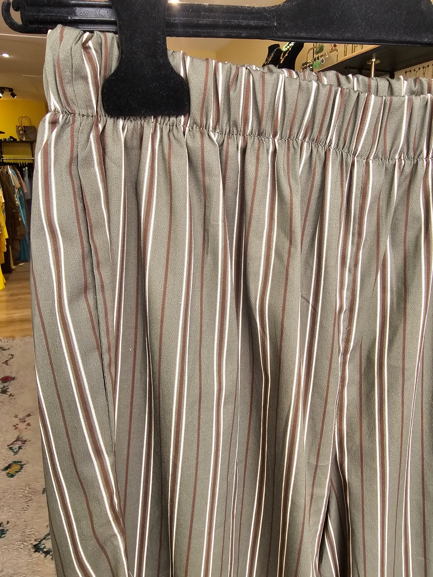 Pantalon magic rayé kaki marron ecru johanna paris