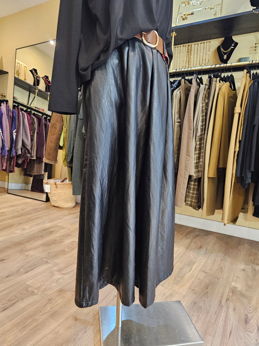 Pantalon jupe culotte simili.noire Johanna Paris
