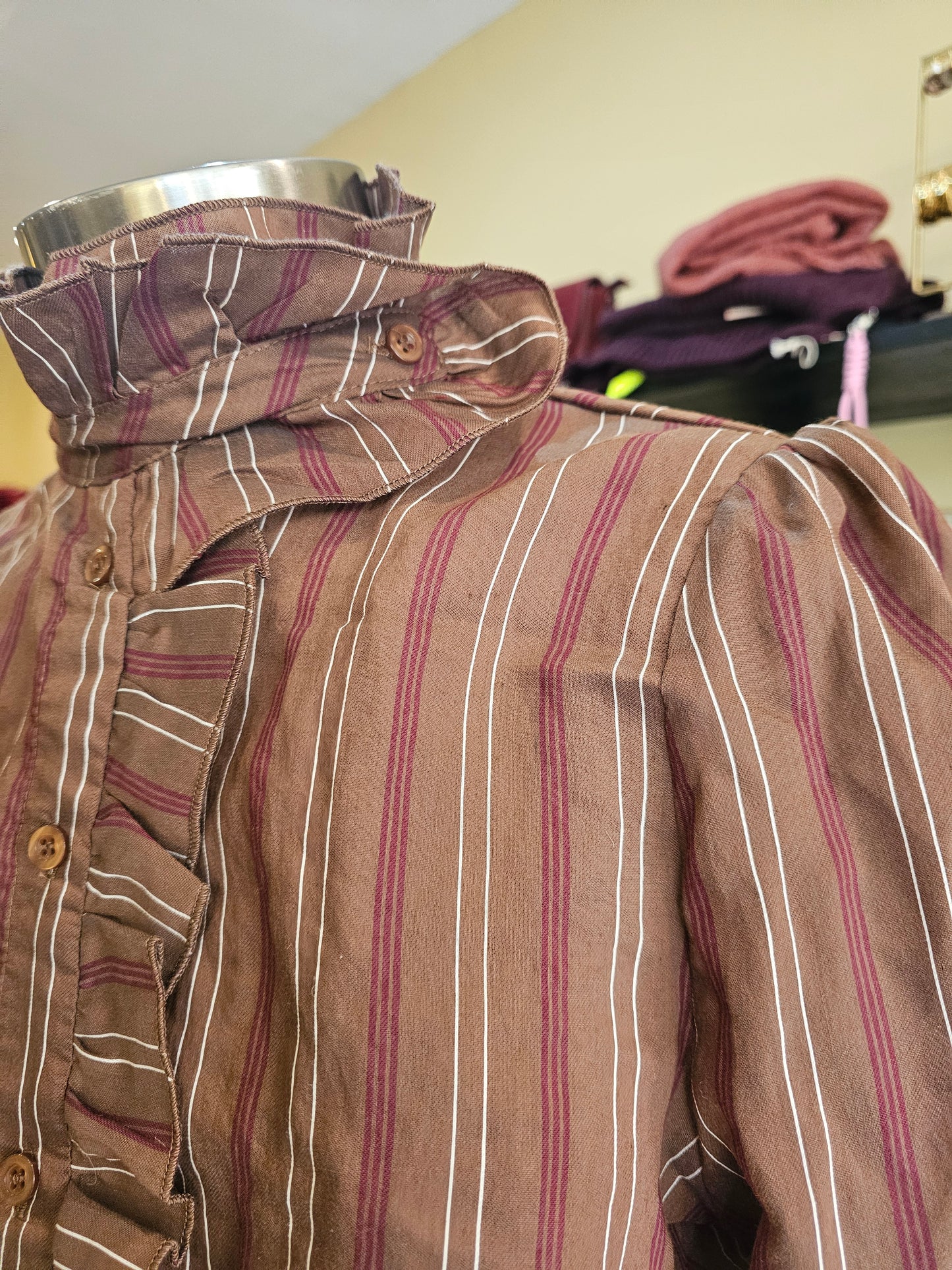 Chemise rayée col montant