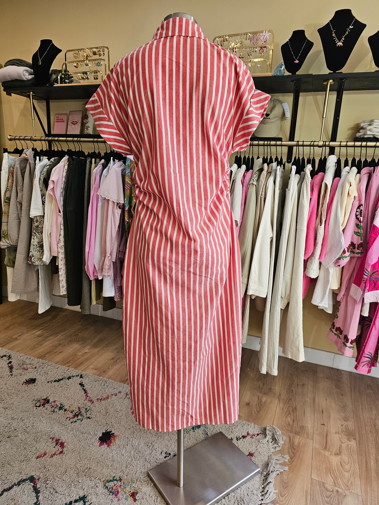 Robe rayée rouge et blanc