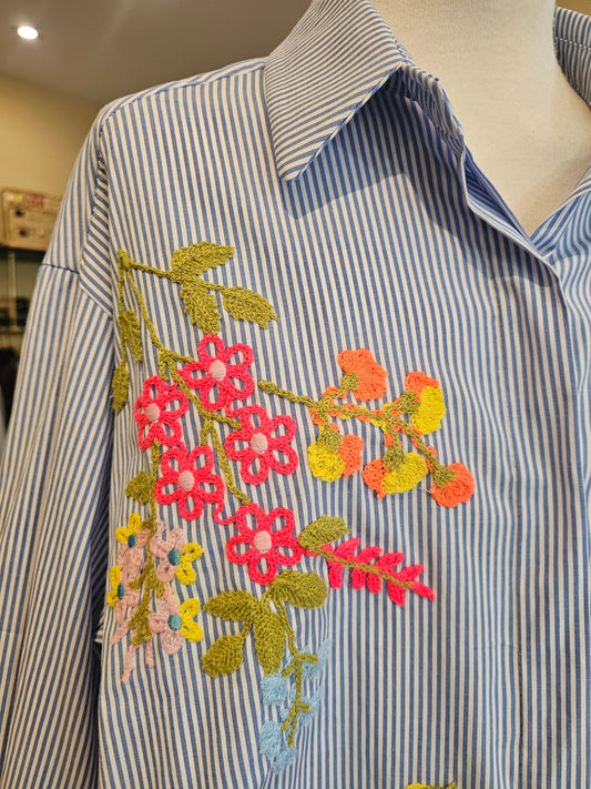 Chemise rayée brodée