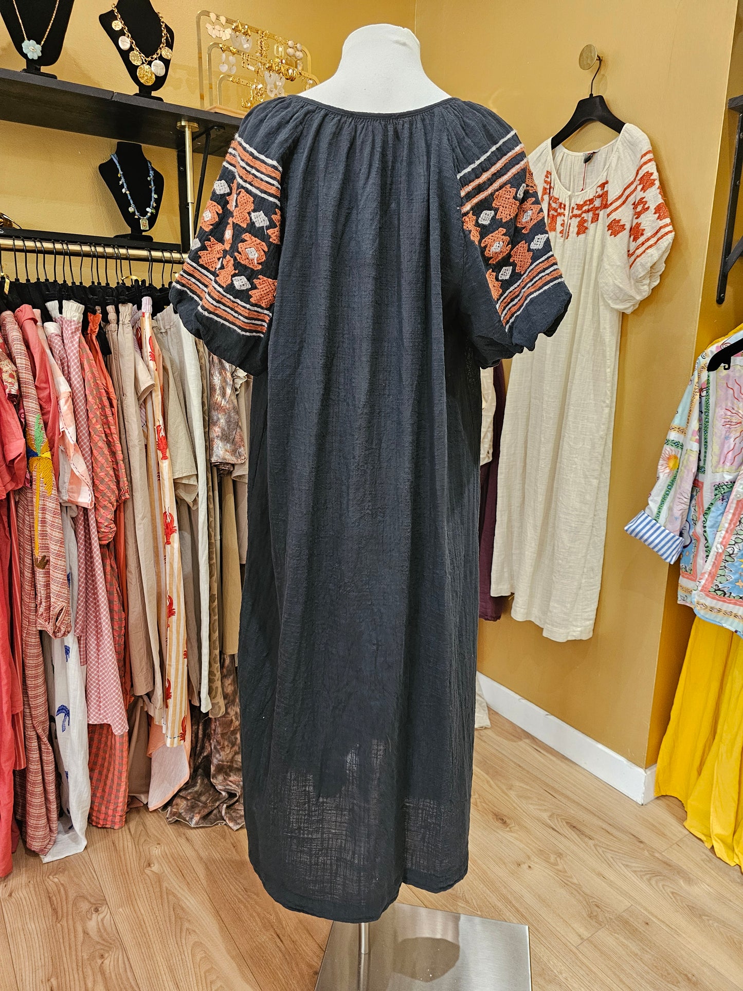 Robe brodée johanna Paris