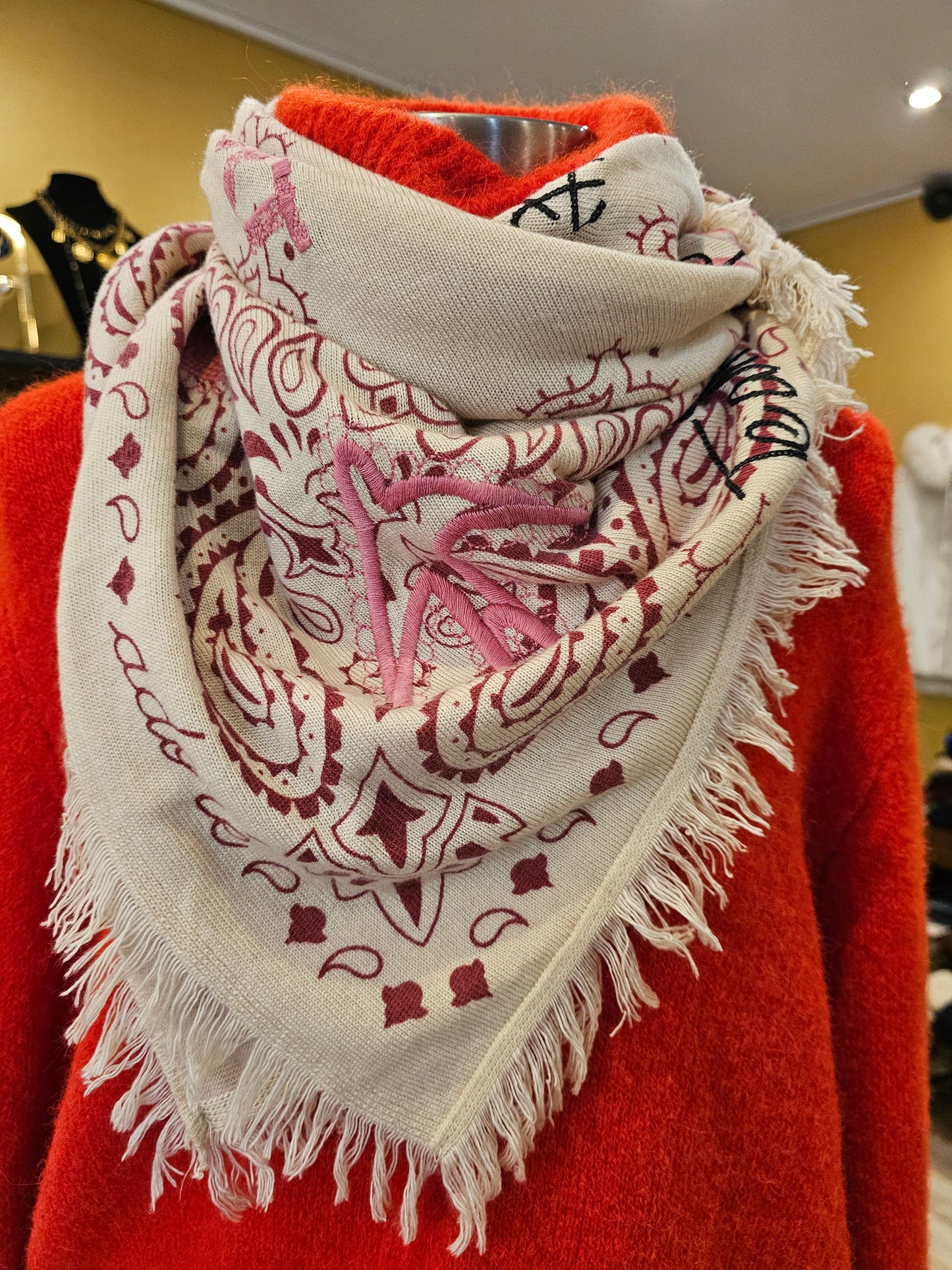 Carré brodé Adoré Paris