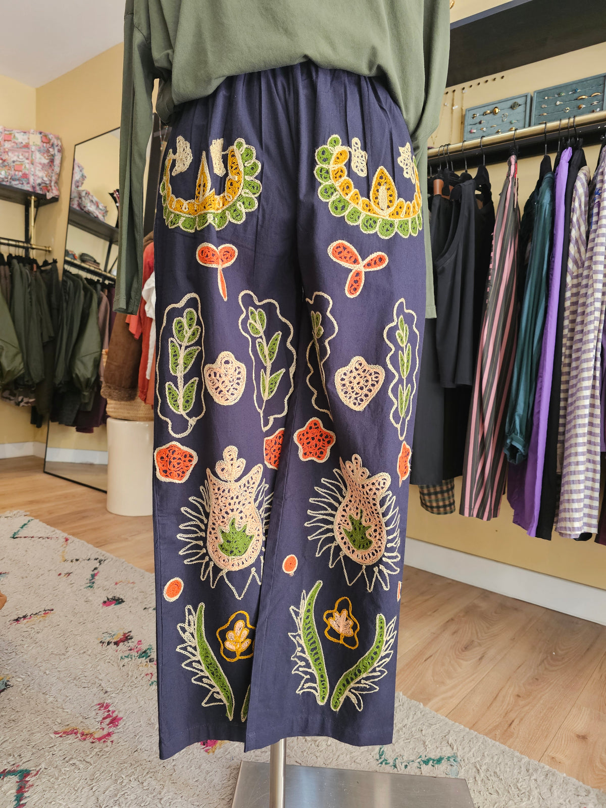 Pantalon magic marine brodé Johanna paris