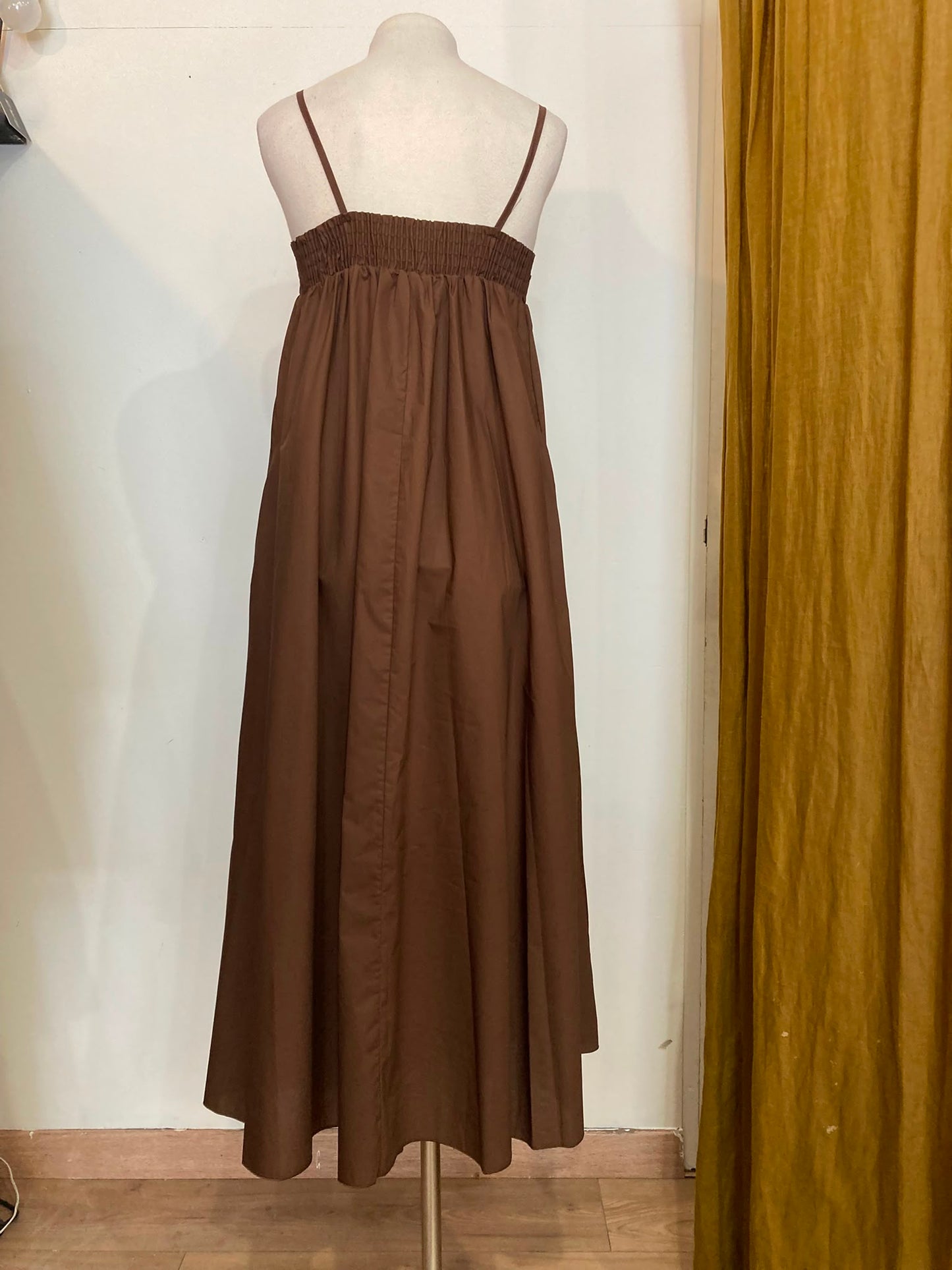 Robe à bretelle marron johanna paris