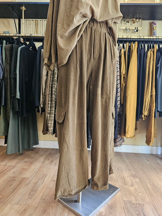 Pantalon cargo en velours milleraies Johanna Paris