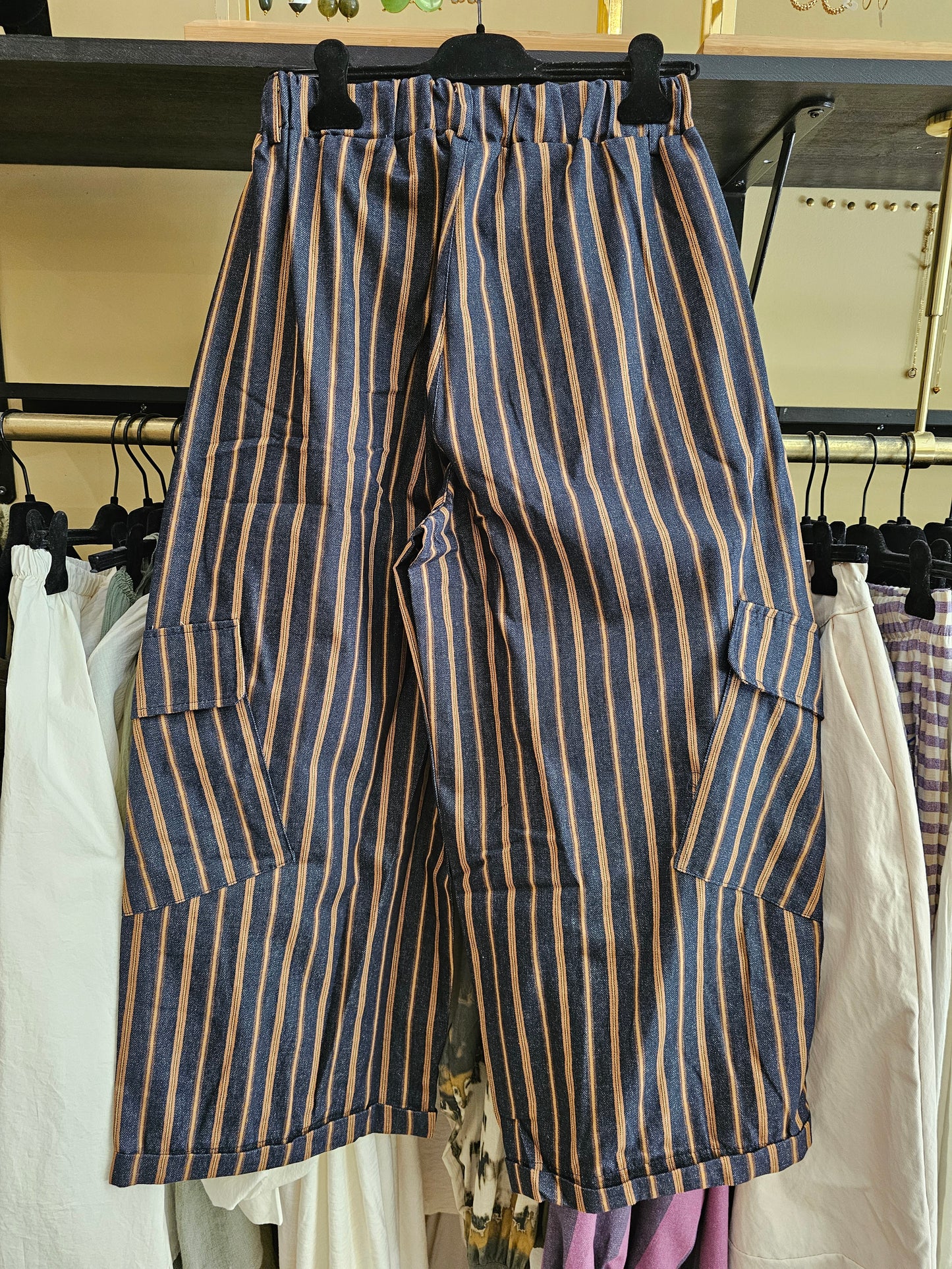 Pantalon rayé camel