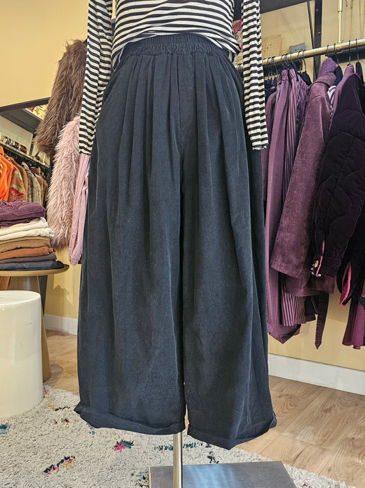 Pantalon large en velours noir Johanna Paris
