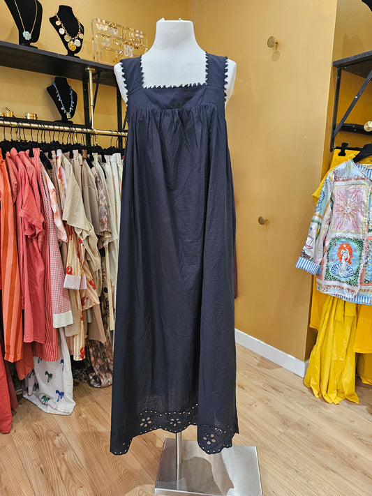 Robe à bretelles noires