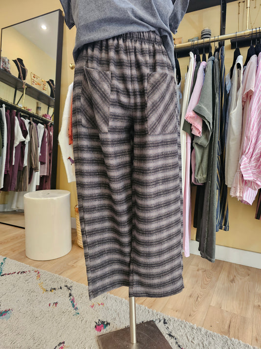 Pantalon gris à carreaux