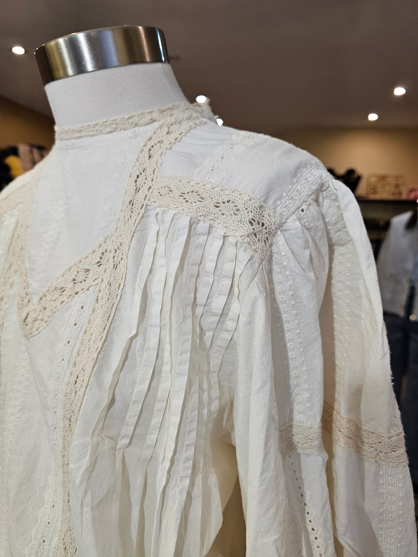 Top ecrue dentelle Johanna Paris