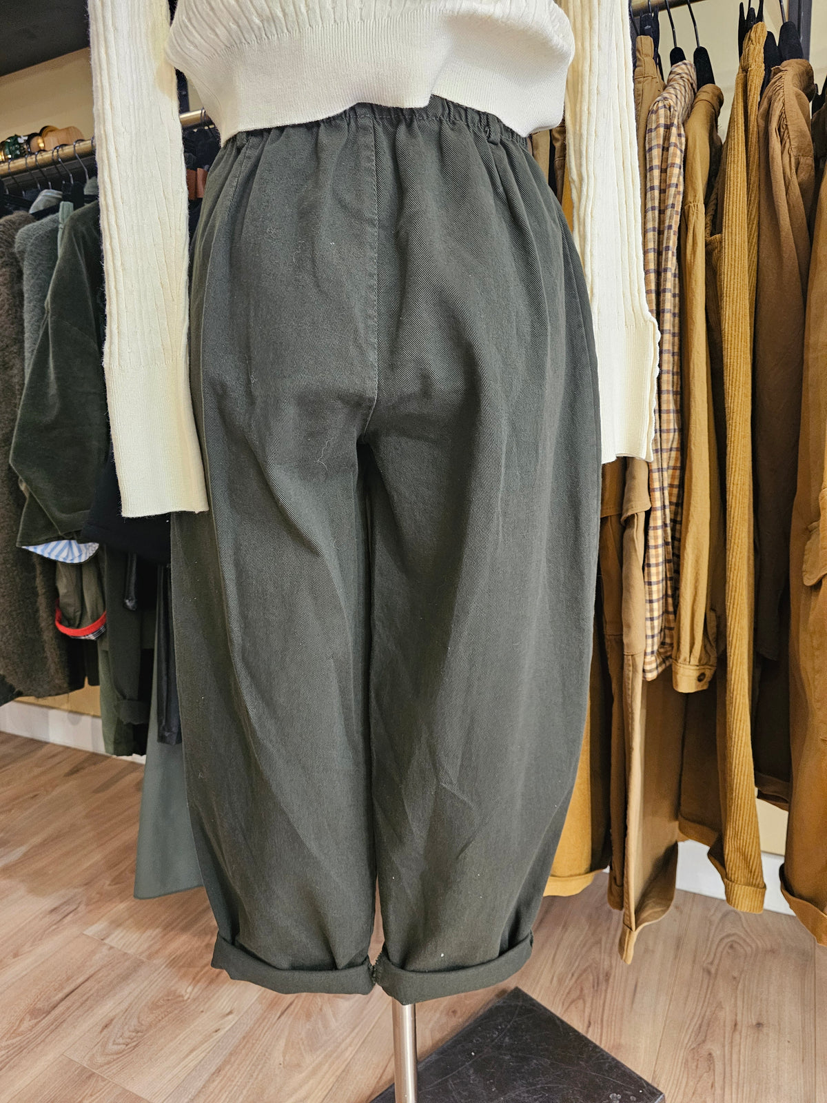 Pantalon po barrel kaki Johanna Paris
