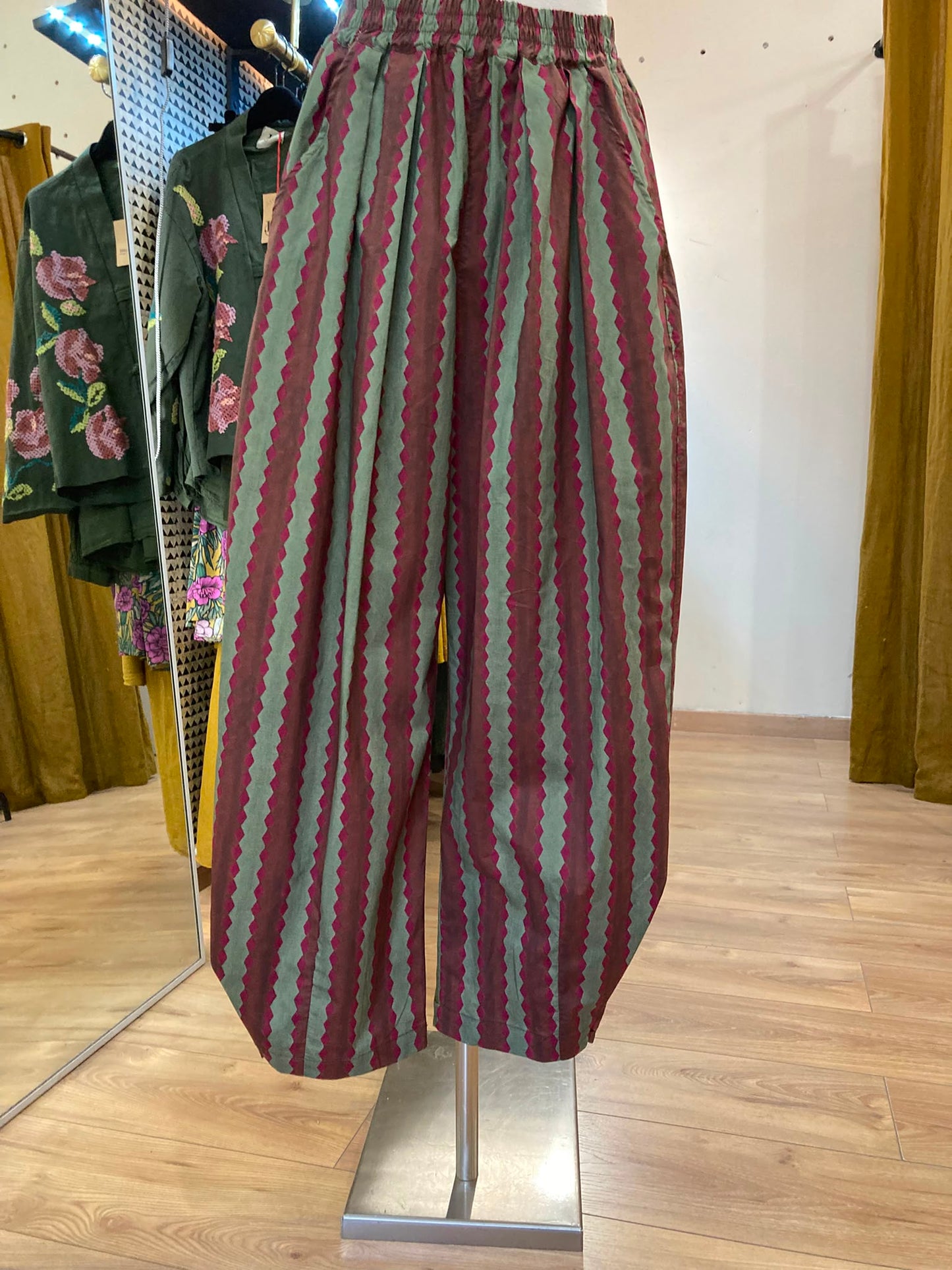 Pantalon the corner