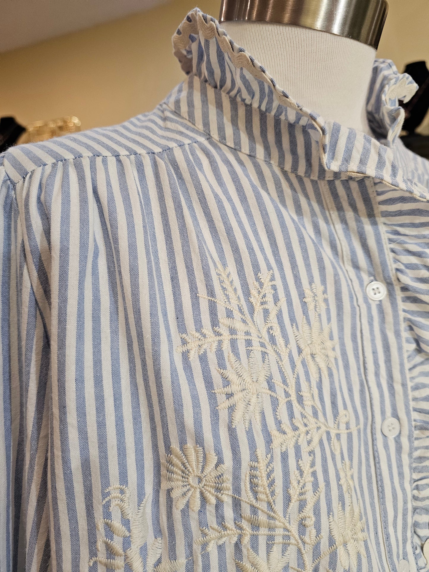 Chemise rayée brodée bleue Johanna Paris