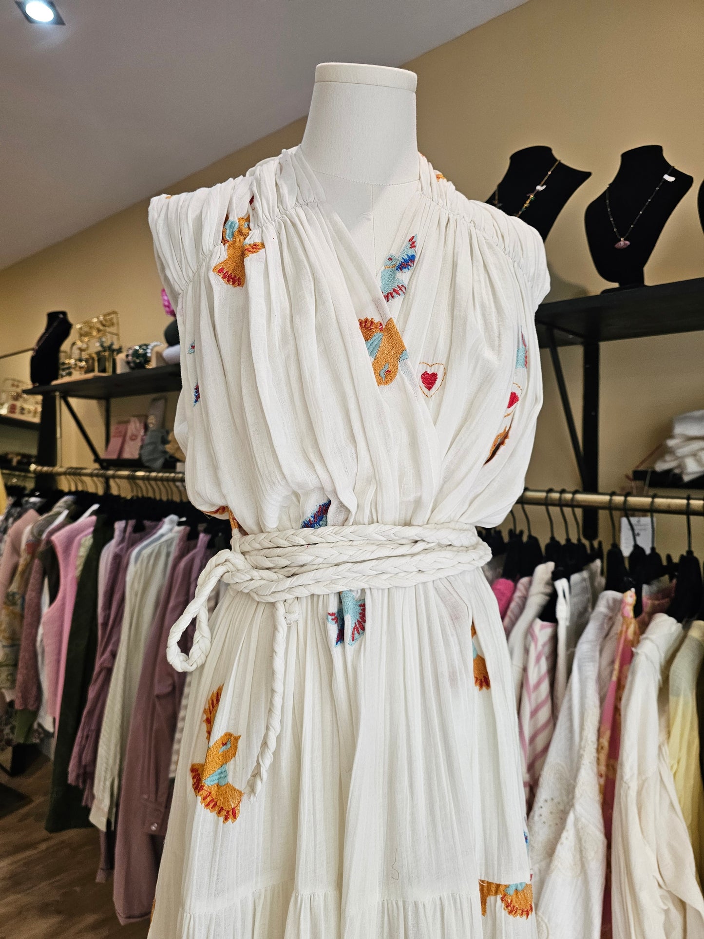 Robe oiseaux brodée