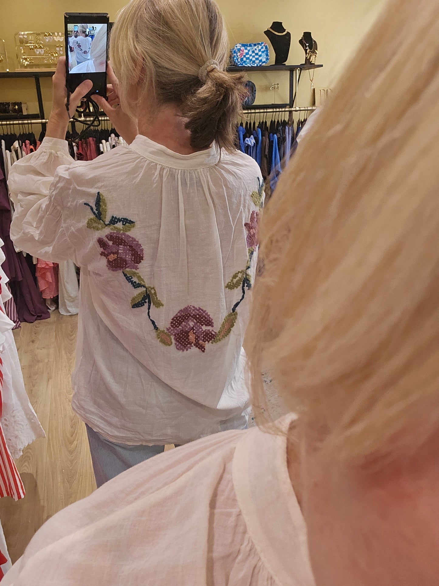 Chemise brodée ecru en voile de coton Johanna Paris