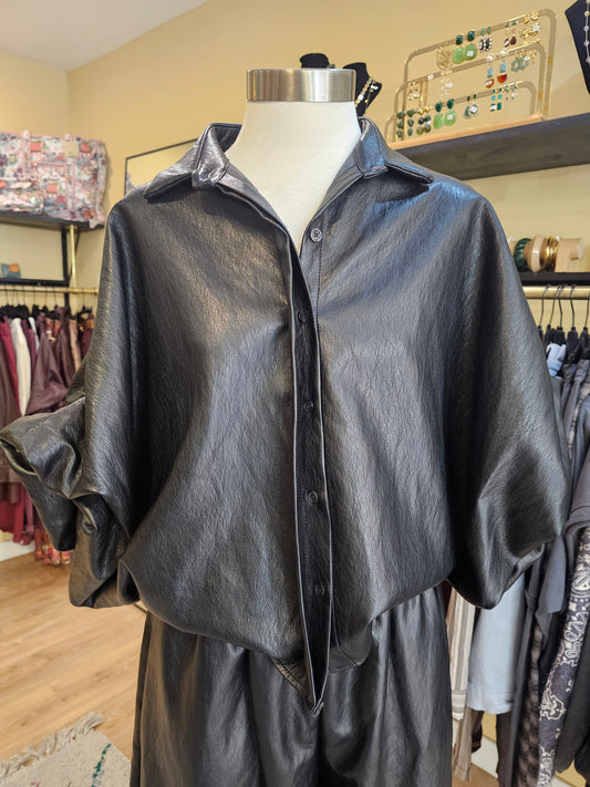 Chemise en simili noir Johanna Paris
