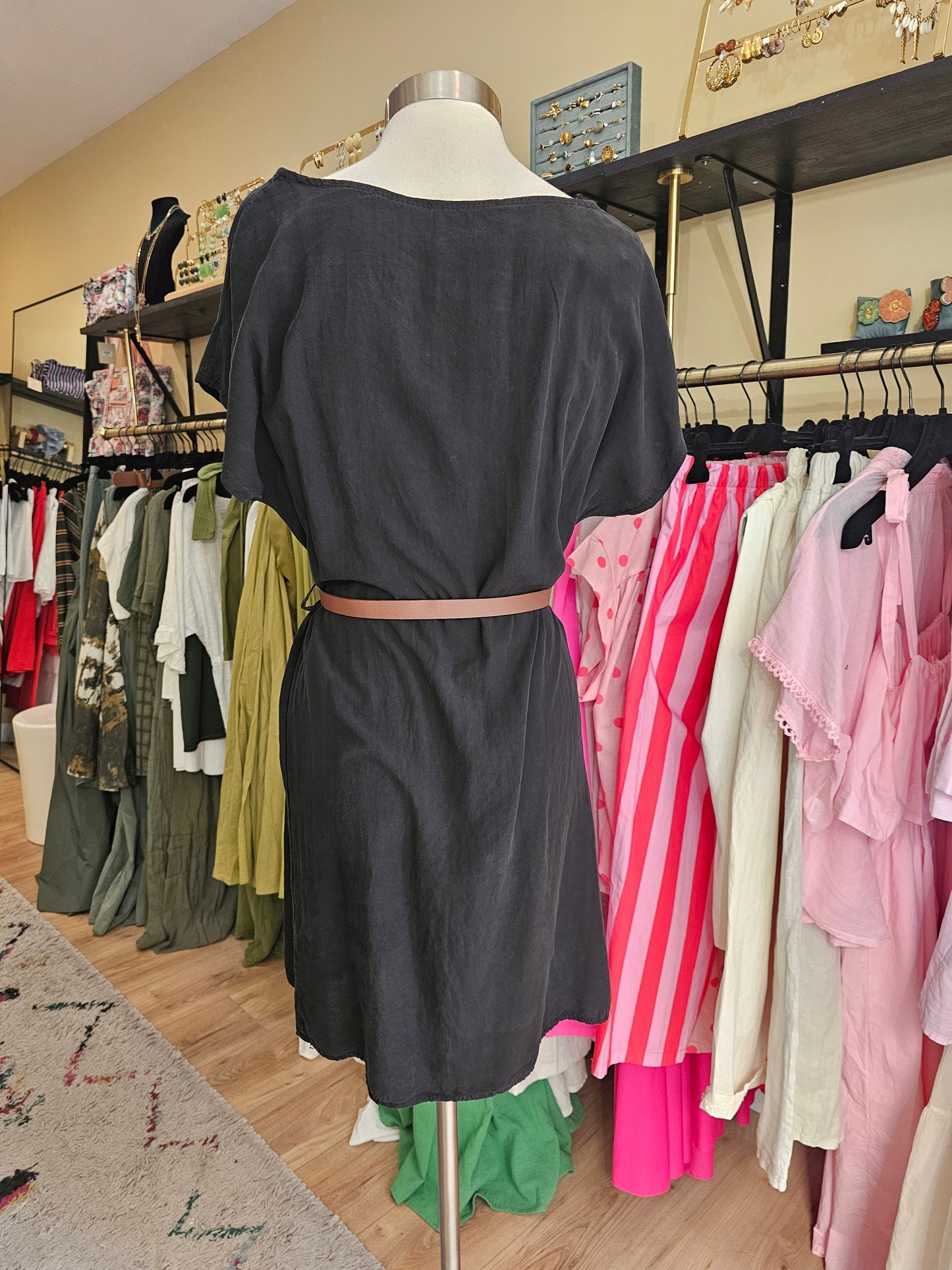Robe courte en tencel noir
