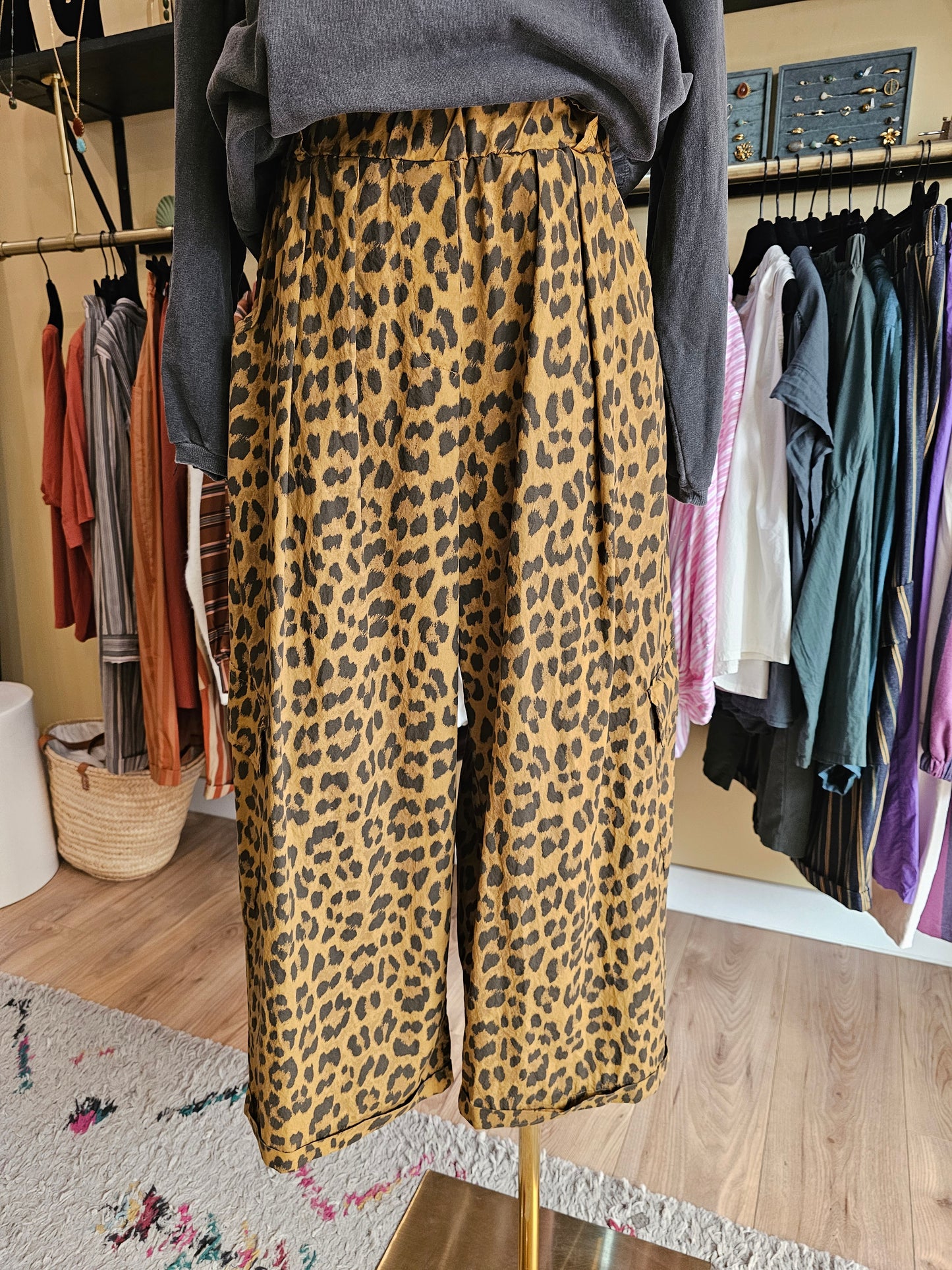 Pantalon magic 2 cargo leopard camel johanna paris