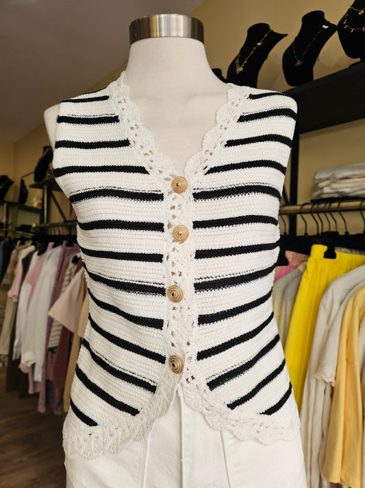 Top rayé bouton doré