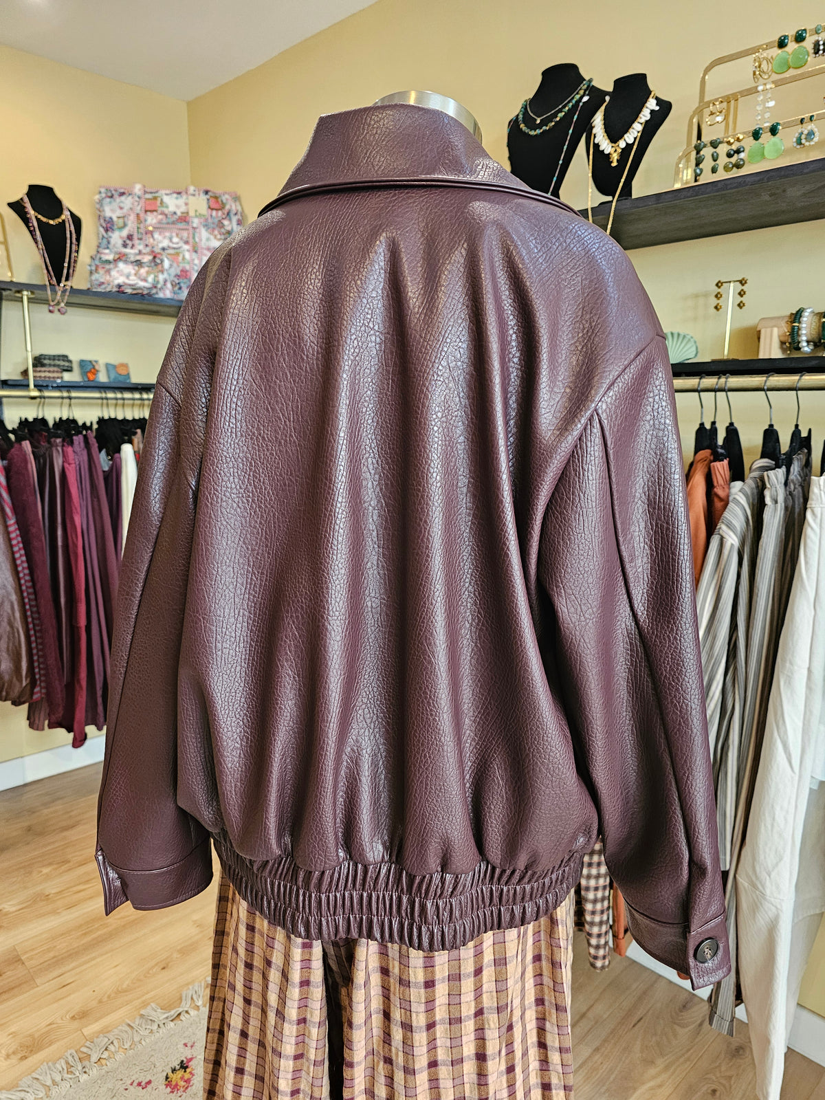 Blouson oversize en cuir prune