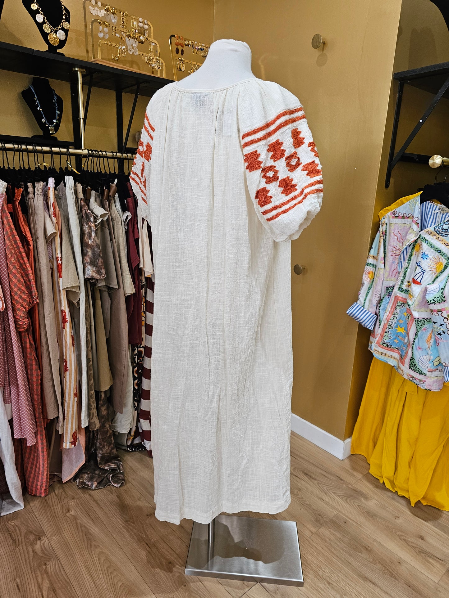 Robe brodée johanna paros
