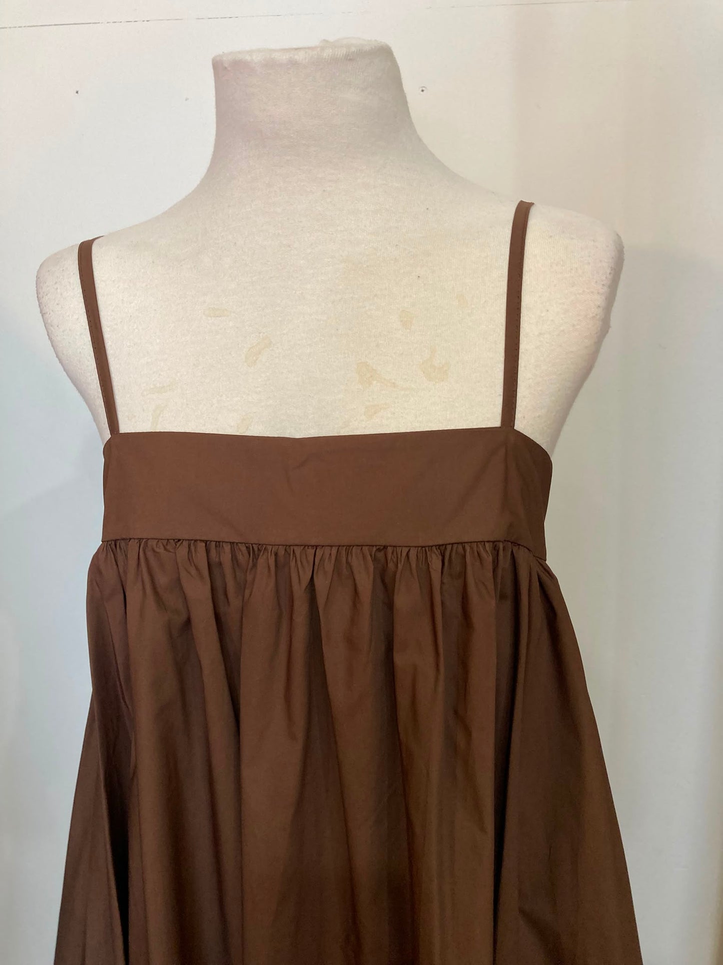 Robe à bretelle marron johanna paris
