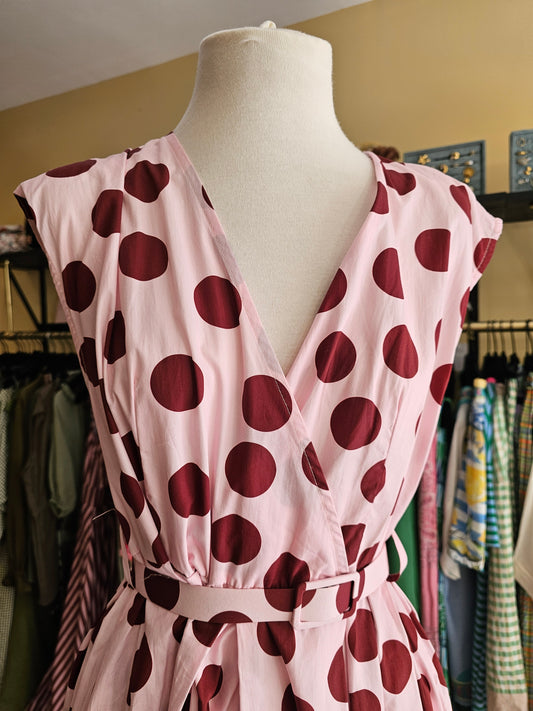 Robe bordeaux et rose à pois