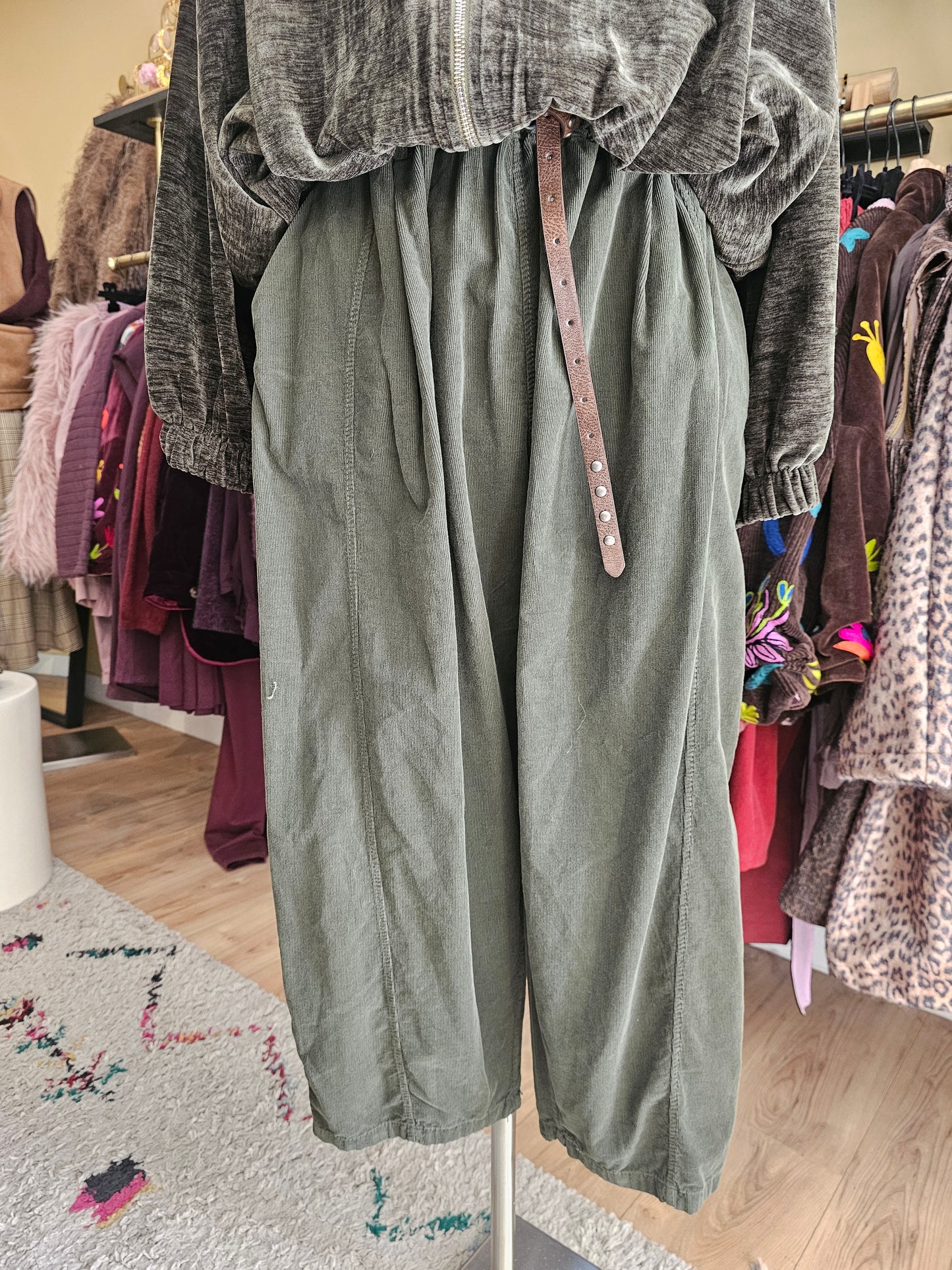 Pantalon velours kaki Johanna Paris