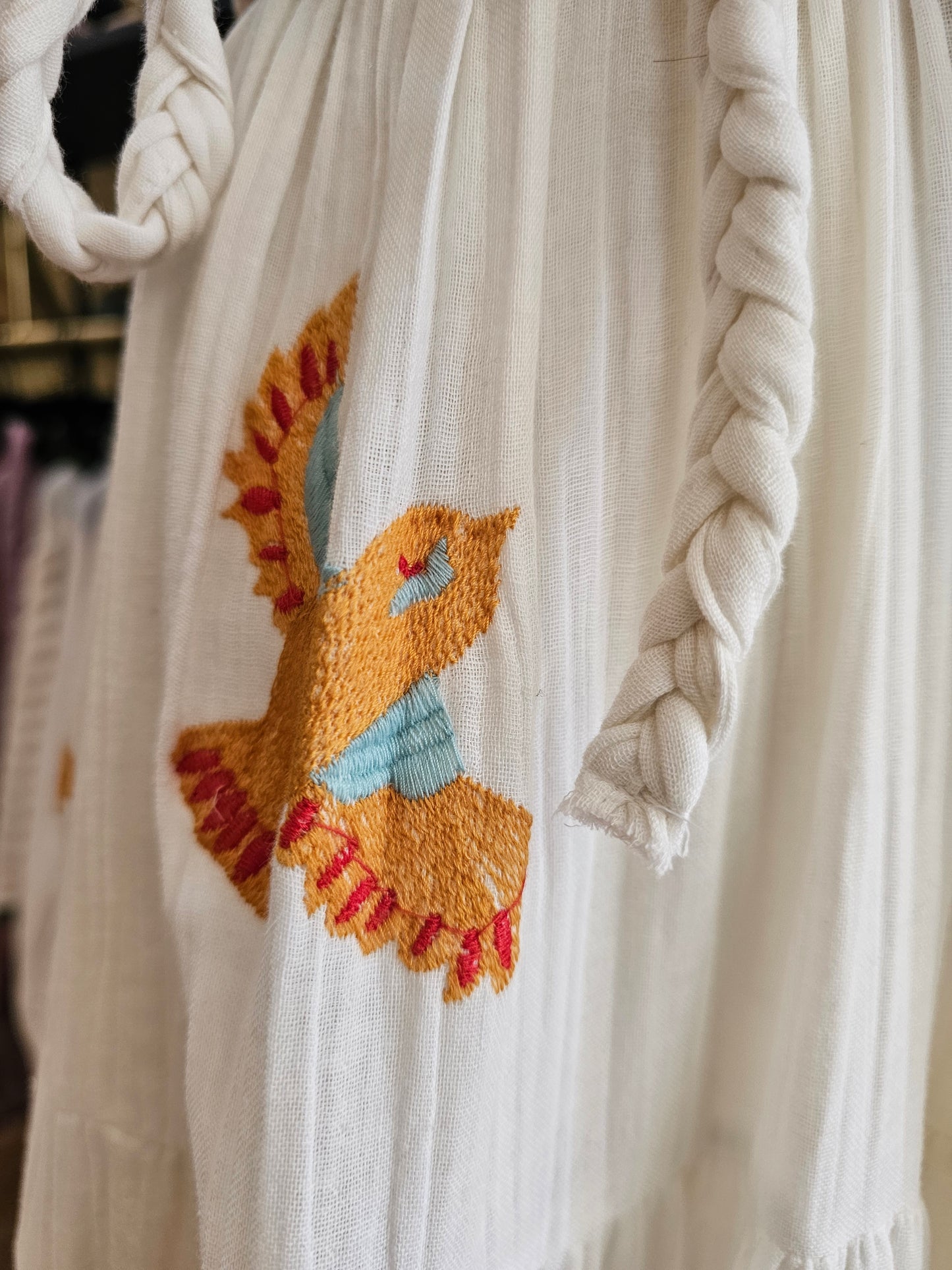 Robe oiseaux brodée