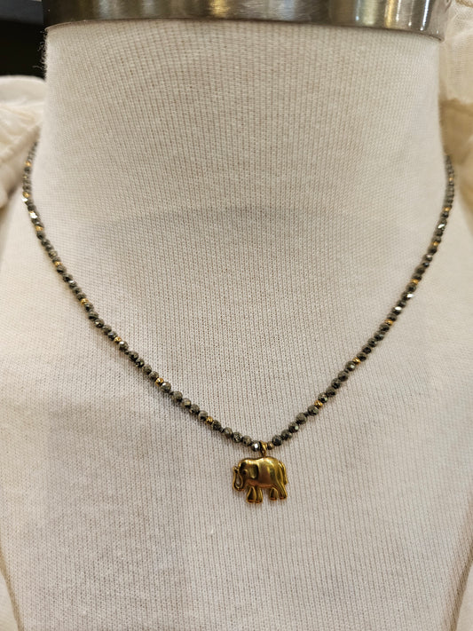 Collier pyrite, pendentif elephant