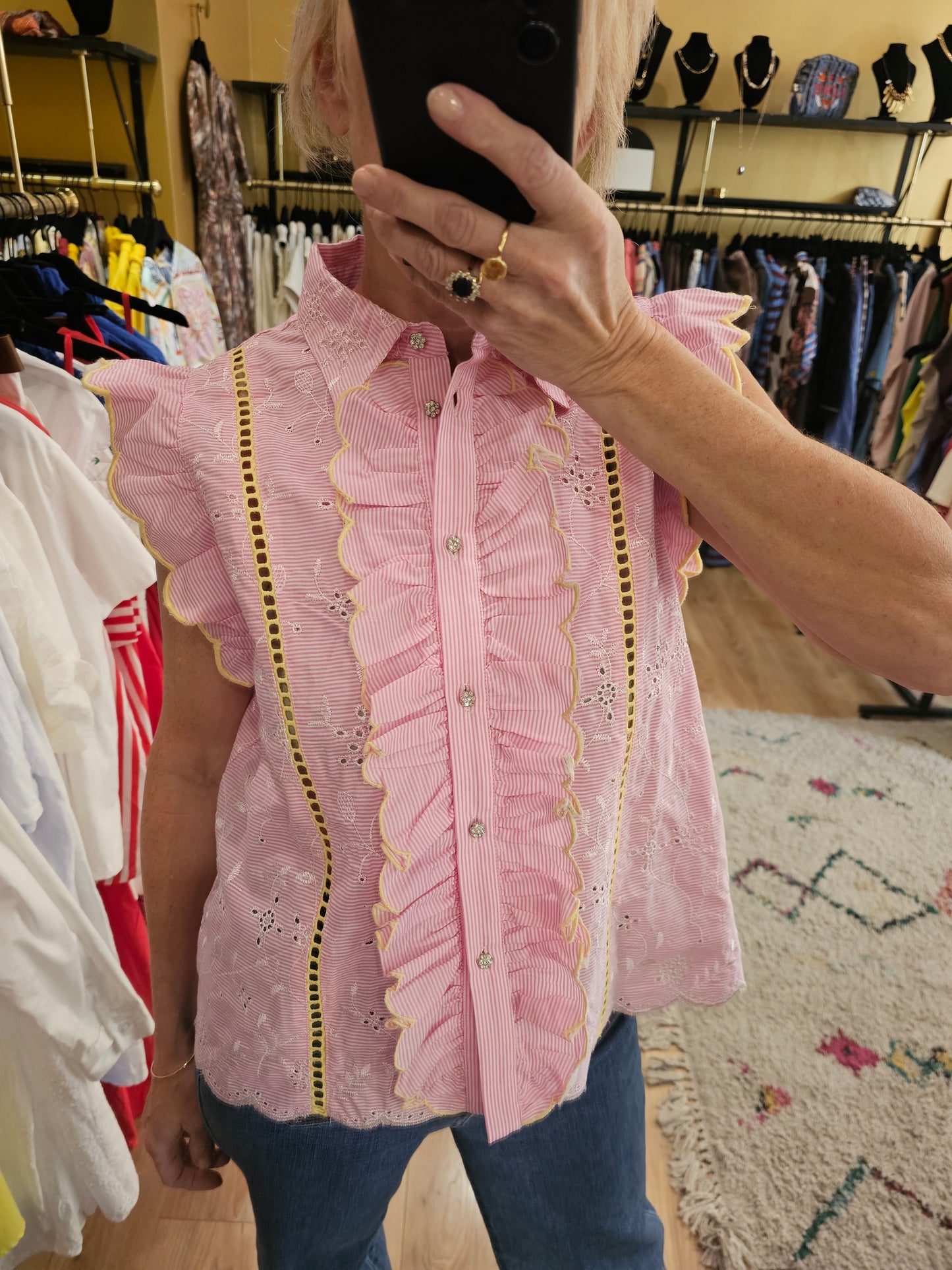 Chemise rose à jabot