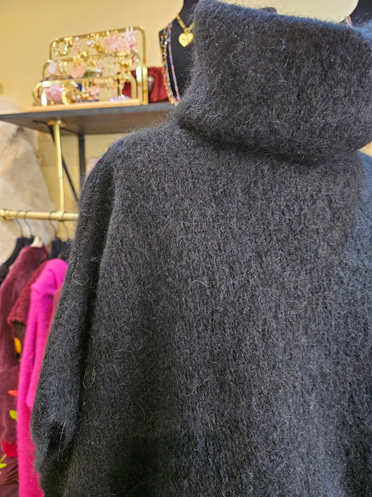 Pull poncho noir Johanna Paris