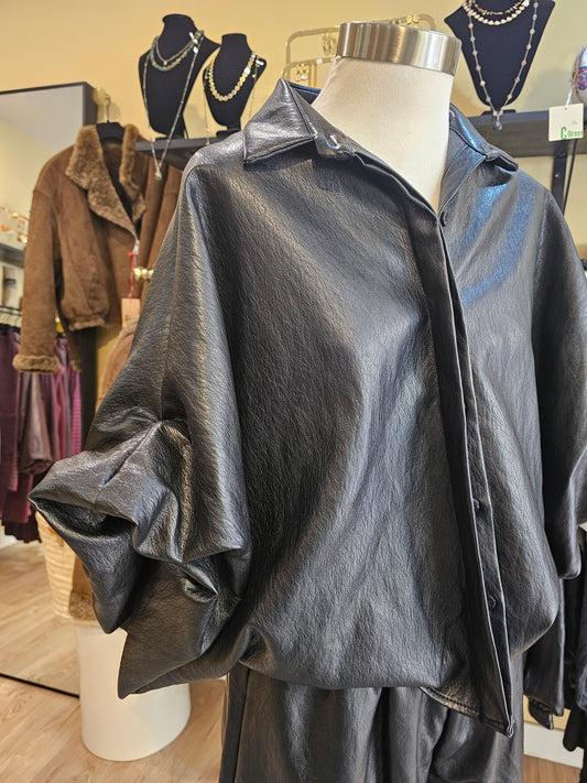 Chemise en simili noir Johanna Paris