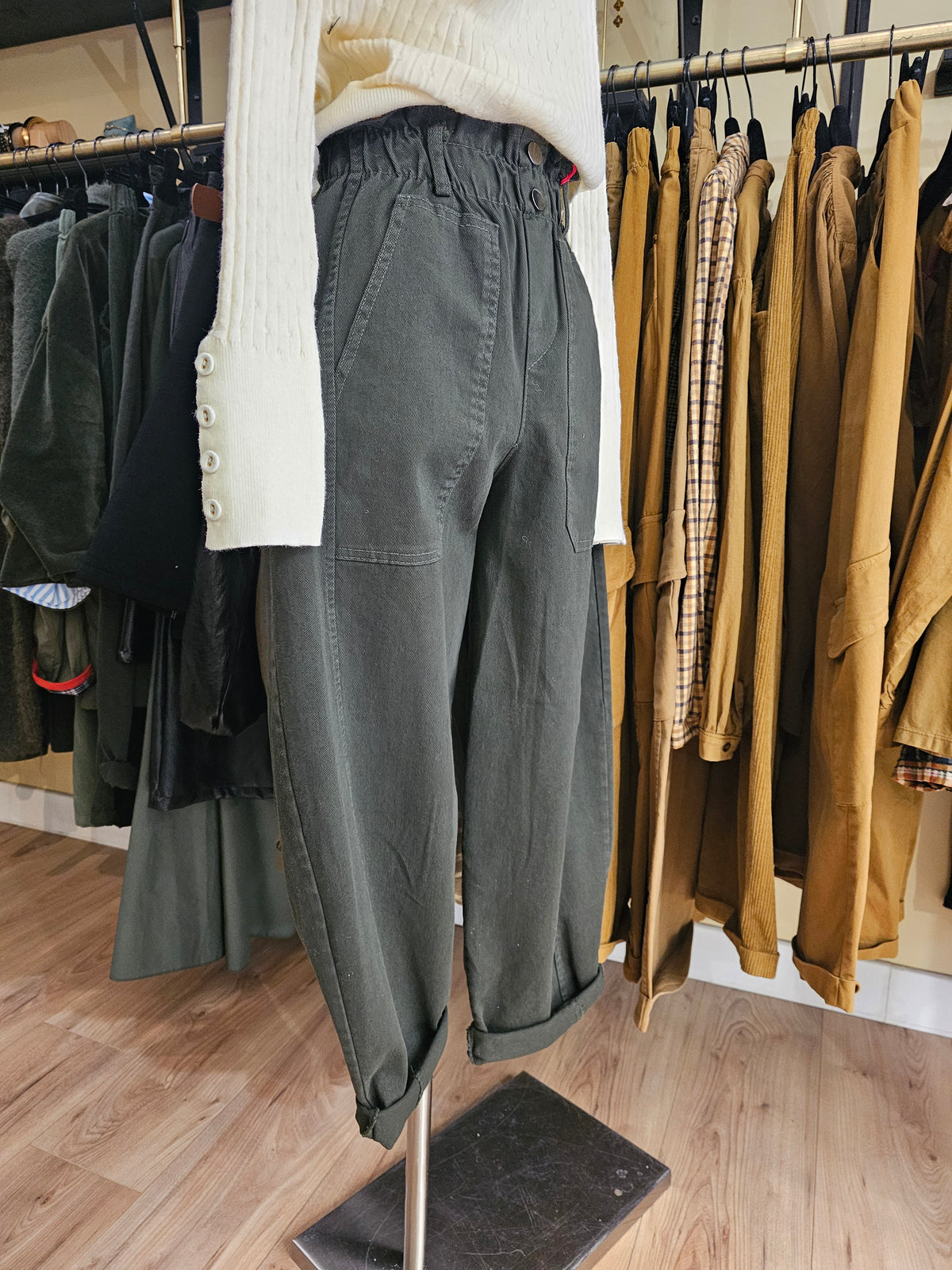 Pantalon po barrel kaki Johanna Paris