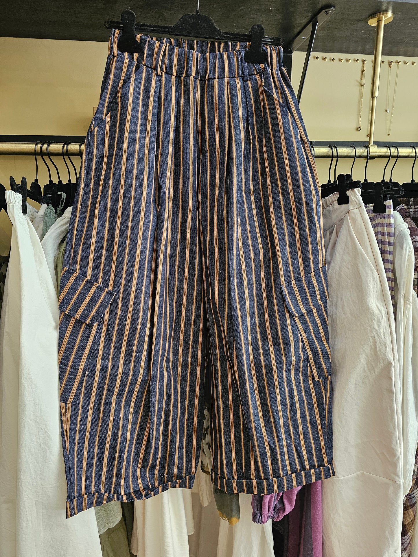 Pantalon rayé camel