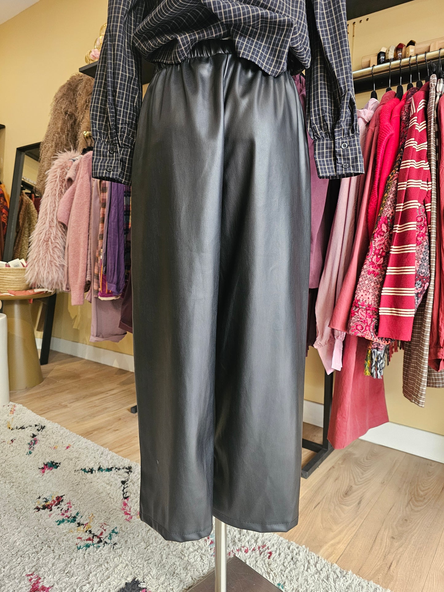 Pantalon magique simili cuir