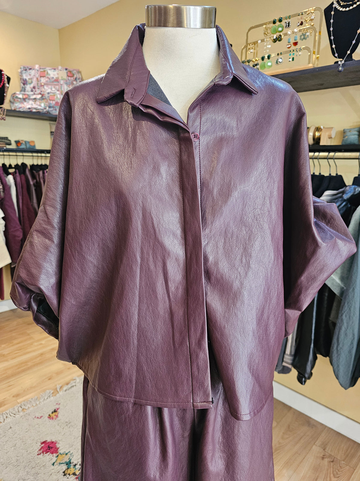 Chemise en simili prune johanna paris
