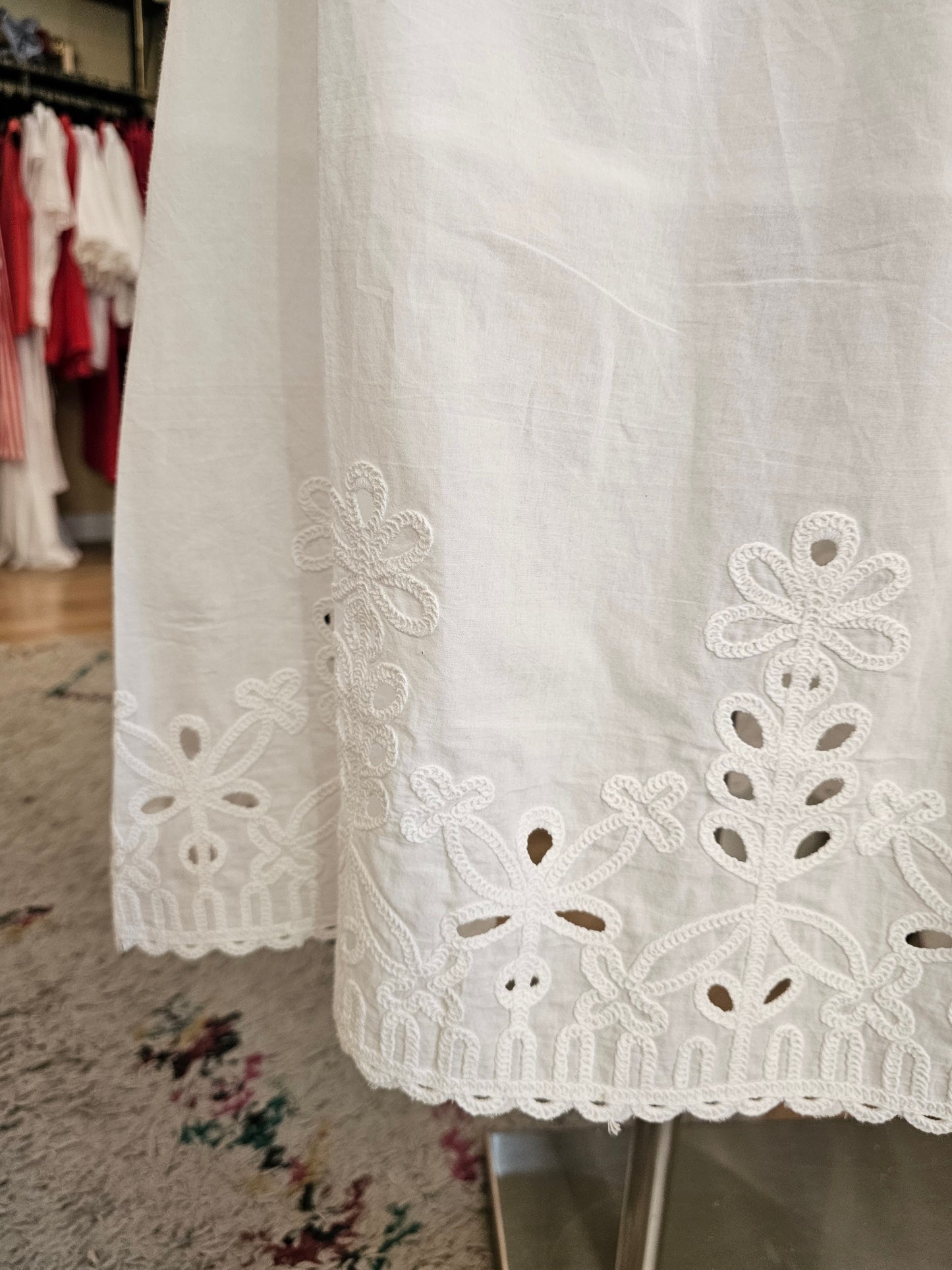 Jupe blanche en broderie anglaise